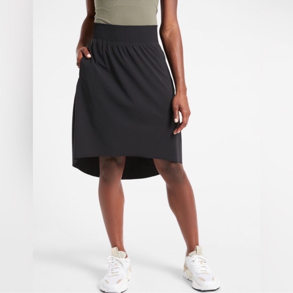 Athleta Cosmic High Low Travel Skirt Black Performance Pockets XS